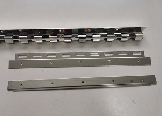 نوع قلاب ریل های تعلیق قطعات مهر زنی فلزی برای پرده های نوار پی وی سی 1.5 متر